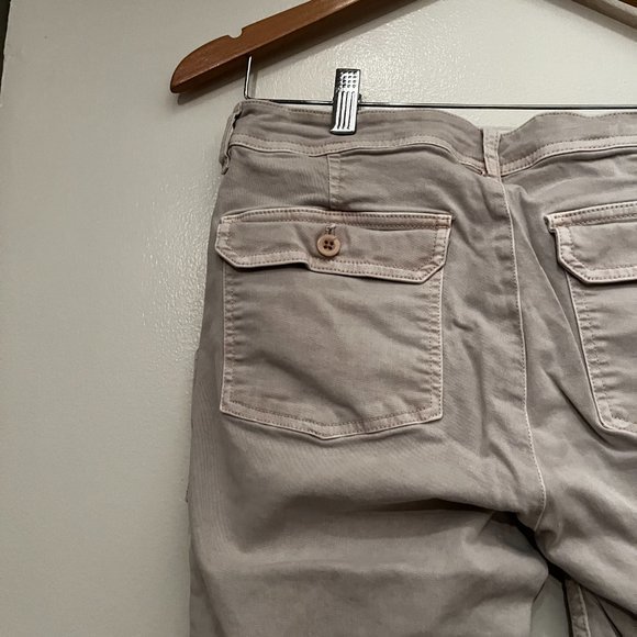 Cream Jean-Style Pants – Zippered Ankles, Stretchy & Chic! (Size 29 Gently-Used) - Picture 7 of 15